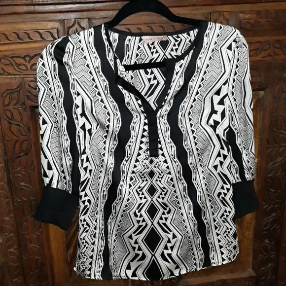 SOLE MIO Silk Black & White Graphic Blouse - Picture 2 of 6